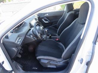 Peugeot 308 1.2 110pk Pure Tech Style 116.000km Navigatie Camera airco Clima   splinter nieuwe d riem picture 24
