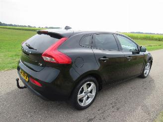 Volvo V-40 2.0 T2 122pk Nordic+ 130.000km nap 5drs Airco Stoelverwarmig Navigatie Camera  [ nieuwstaat picture 2