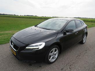 Volvo V-40 2.0 T2 122pk Nordic+ 130.000km nap 5drs Airco Stoelverwarmig Navigatie Camera  [ nieuwstaat picture 7