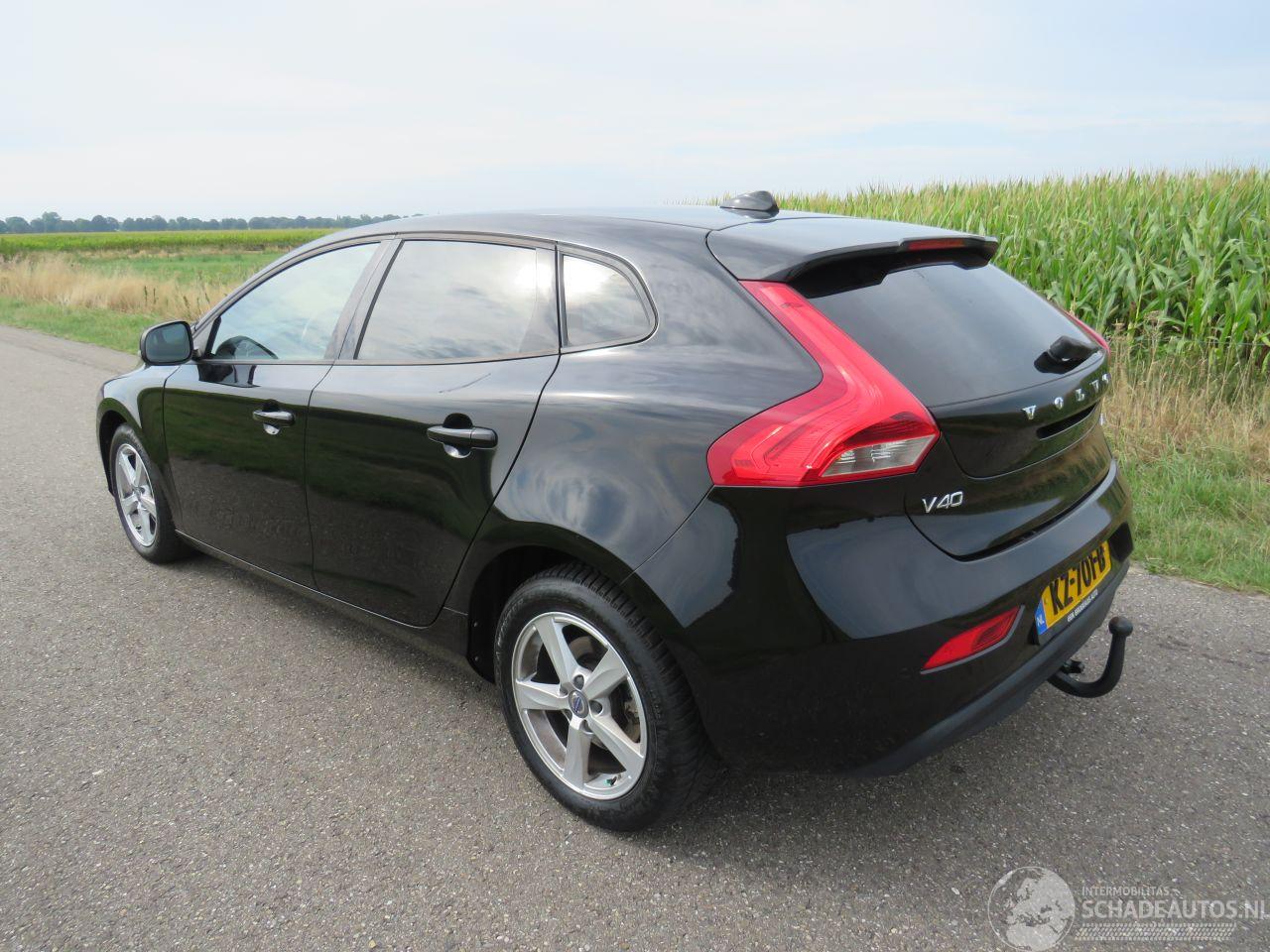Volvo V-40 2.0 T2 122pk Nordic+ 130.000km nap 5drs Airco Stoelverwarmig Navigatie Camera  [ nieuwstaat