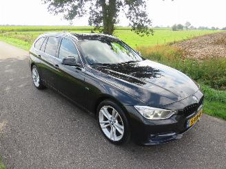 BMW 3-serie Touring 1.6  136pk  Automaat  High Executive 2014  [ zeer luxe uitvoering top staat picture 26