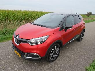 Damaged car Renault Captur 0.9 TCE Dynamique 2016 160.000km nap Navigatie Airco Euro 6 2016/10