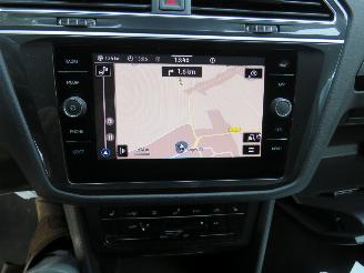 Volkswagen Tiguan 2.0 TDi 150pk  Automaat  117.000km Nap Life Business 2021  Topstaat picture 6