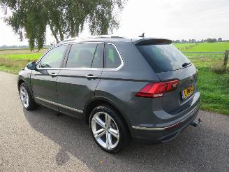 Vaurioauto  passenger cars Volkswagen Tiguan 2.0 TDi 150pk  Automaat  117.000km Nap Life Business 2021  Topstaat 2021/9