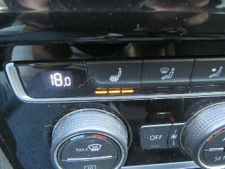 Volkswagen Golf 7  1.4 TSi 122pk 152.000km nap Highline Alcantara Navigatie Clima Stoelverwarming picture 10