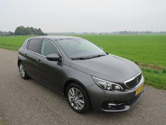 Peugeot 308 1.2 110pk Pure Tech 133.000km nap Camera Navigatie clima  panoramadak  2020 nieuwstaat picture 2