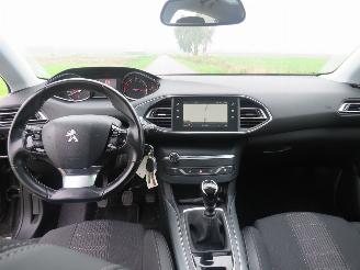 Peugeot 308 1.2 110pk Pure Tech 133.000km nap Camera Navigatie clima  panoramadak  2020 nieuwstaat picture 3