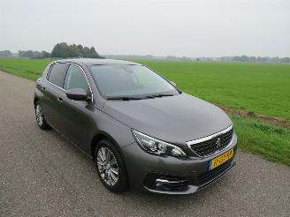 Peugeot 308 1.2 110pk Pure Tech 133.000km nap Camera Navigatie clima  panoramadak  2020 nieuwstaat picture 18