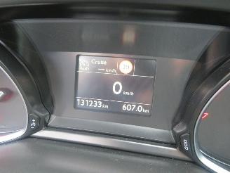 Peugeot 308 1.2 110pk Pure Tech 133.000km nap Camera Navigatie clima  panoramadak  2020 nieuwstaat picture 7