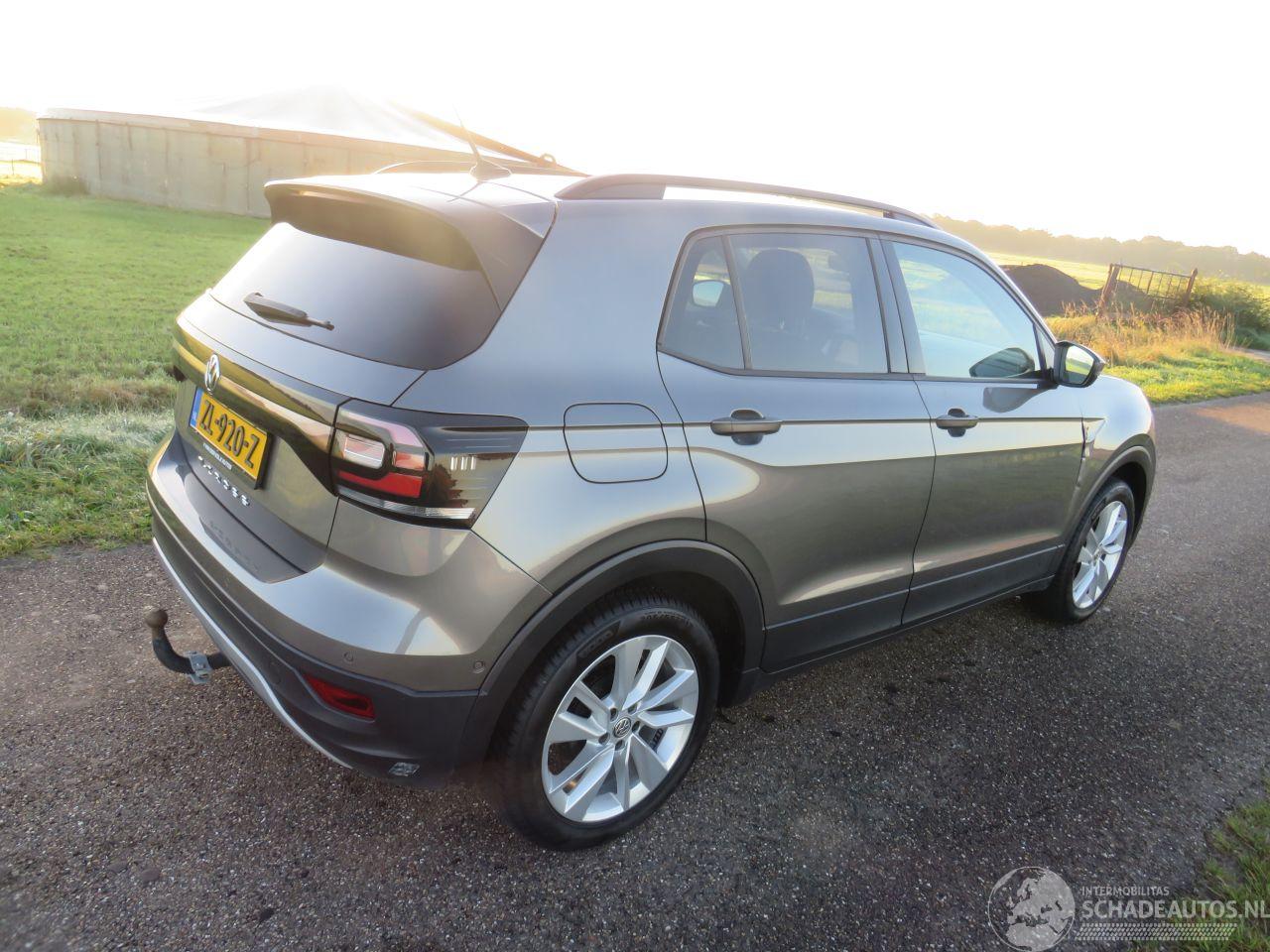 Volkswagen T-Cross 1.0 TSi Life 95pk Euro 6 Camera Navigatie clima sportstoelen  enz enz