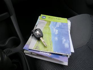 Peugeot 107 1.0 12v XS 68pk Splinter Nieuwe Apk  2008   Airco Topstaat picture 3