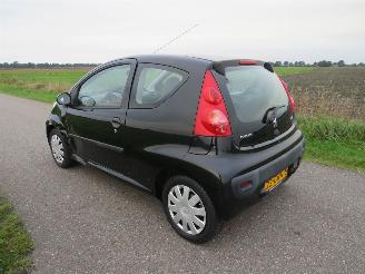 Peugeot 107 1.0 12v XS 68pk Splinter Nieuwe Apk  2008   Airco Topstaat picture 9