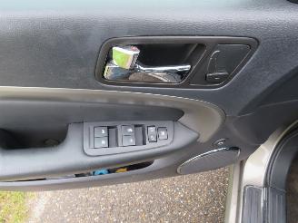 Chevrolet Epica 2.5  156pk Executive  6 Cilnder Automaat   Sedan Leer Splinter nieuwe Apk picture 22