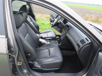 Chevrolet Epica 2.5  156pk Executive  6 Cilnder Automaat   Sedan Leer Splinter nieuwe Apk picture 3