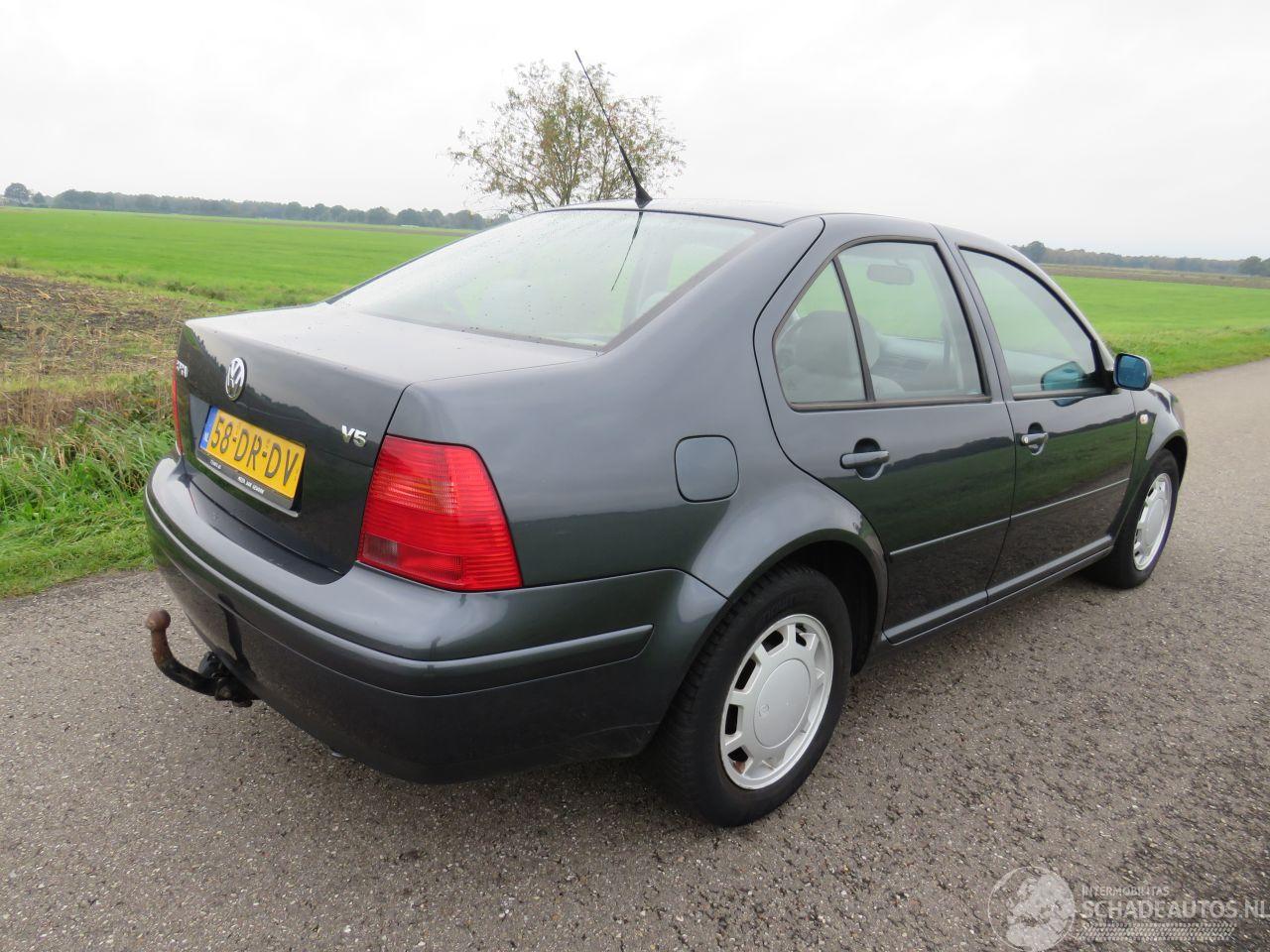 Volkswagen Bora 2.3 V5 Highline Sedan 213000 Airco  Topstaat