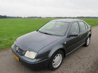 Volkswagen Bora 2.3 V5 Highline Sedan 213000 Airco  Topstaat picture 5