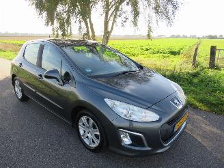 Peugeot 308 1.6 VTi 121 PK 5drs 190.000km Nap Airco 5Drs picture 8