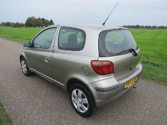 Toyota Yaris 1.3 VVT-1 LUNA 2003  NIEUWE APK!!! picture 15