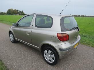 Toyota Yaris 1.3 VVT-1 LUNA 2003  NIEUWE APK!!! picture 11