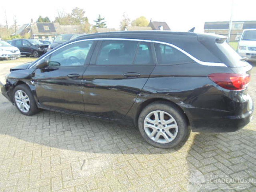 Opel Astra Astra Sports Tourer 1.0 Business+