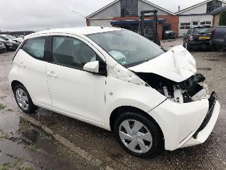 Voiture accidenté Toyota Aygo Aygo 1.0 VVT-i x-play 2014/7