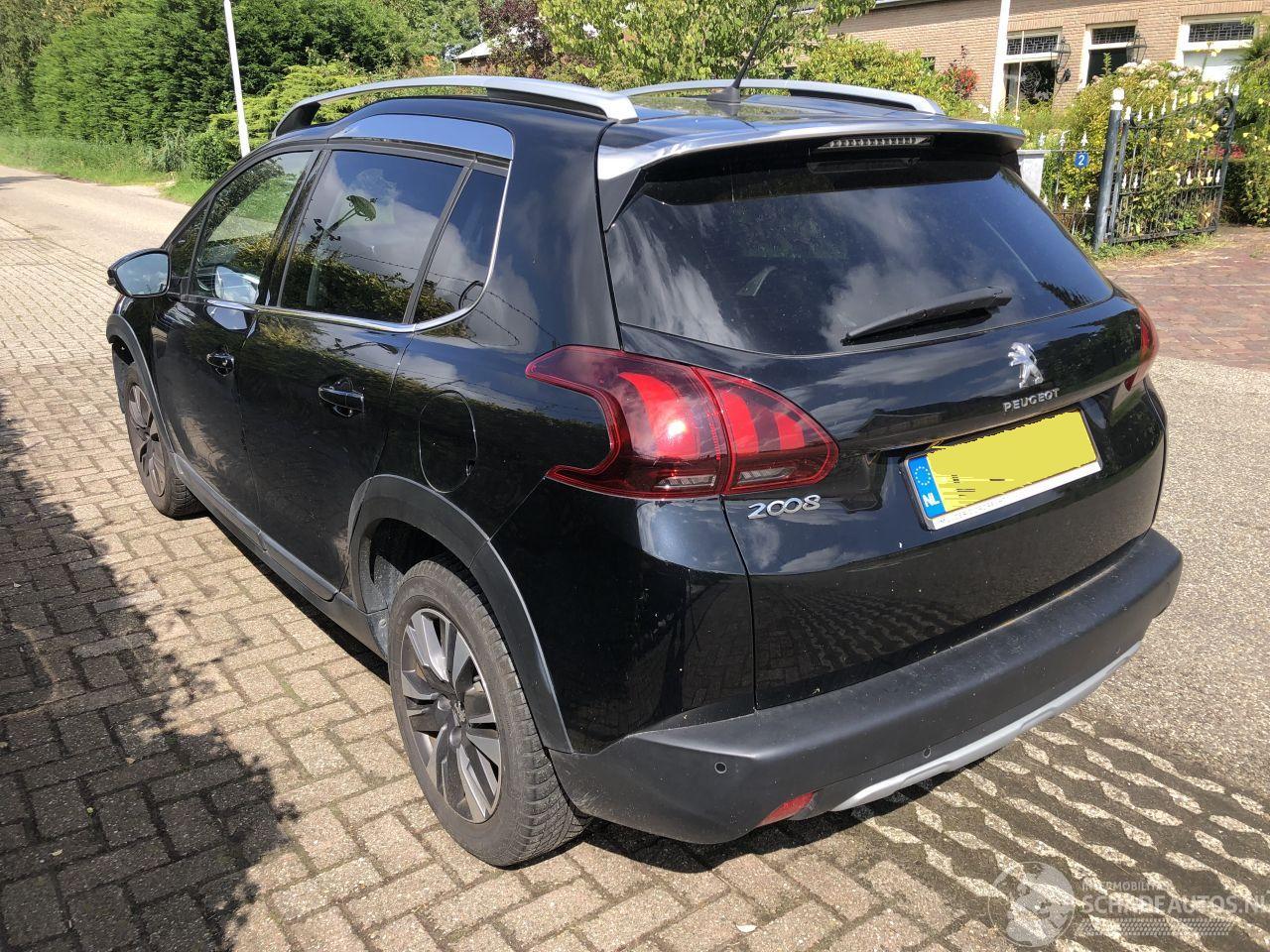 Peugeot 2008 1.2 pure tech GT-LINE