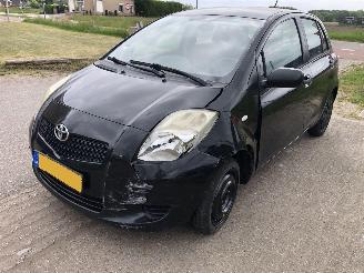 Vaurioauto  passenger cars Toyota Yaris 1.0 VVTI 2007/4
