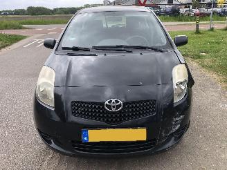Toyota Yaris 1.0 VVTI picture 3