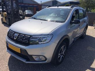 Dacia Logan Logan MCV 1.0 TCe Bi-Fuel Stepway Serie Limitee 15th Anniv. picture 2