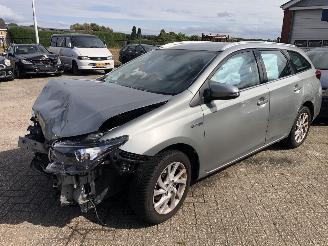 Toyota Auris Touring Sports 1.8 hybrid black edition picture 3