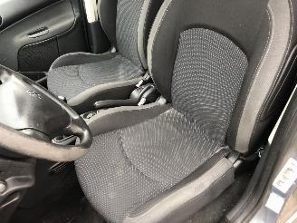 Peugeot 206+ 206 + 1.4 XS picture 11