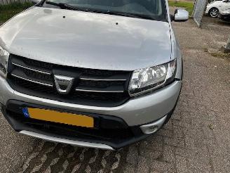 krockskadad bil auto Dacia Sandero STEPWAY 2013/6