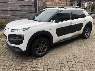 Vaurioauto  passenger cars Citroën C4 cactus C4 Cactus 1.2 PureTech Shine 2016/5
