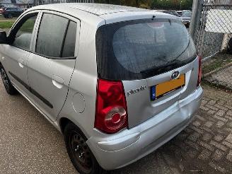 Kia Picanto  picture 3