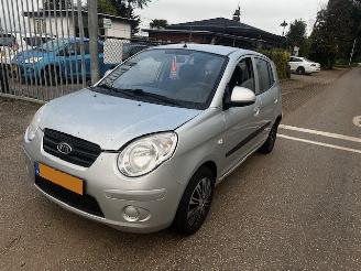 Kia Picanto  picture 2