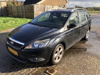 krockskadad bil auto Ford Focus Focus Wagon 1.6 Comfort 2011/4