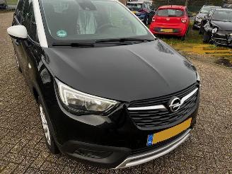 uszkodzony samochody osobowe Opel Crossland x 2019/2