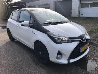 Damaged car Toyota Yaris TOYOTA YARIS HYBRID 2016/12