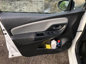 Toyota Yaris TOYOTA YARIS HYBRID picture 13