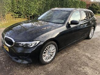 Unfallwagen BMW 3-serie 320D TOURING BUSINESS EDITION 2022/1