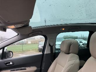 Peugeot 5008 5008 1.6 THP Family 7p. picture 15