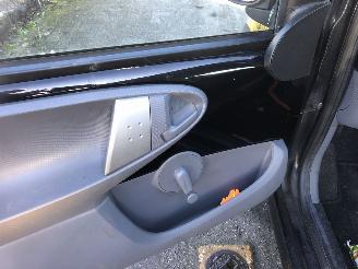 Peugeot 107 107 1.0-12V XR picture 10
