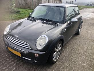 Mini Cooper 1.6 cooper pepper picture 3