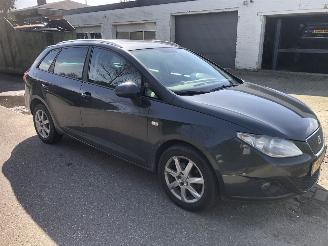Vaurioauto  passenger cars Seat Ibiza Ibiza ST 1.2 TDI Style Ecomotive 2011/3