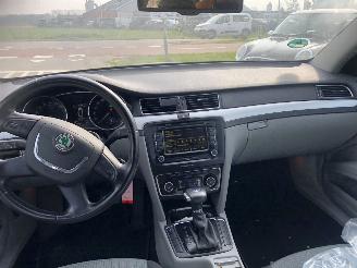 Skoda Superb 2.0 TDi combi  ambition picture 18