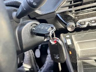 Peugeot 208 208 1.2 PureTech Blue Lease Active picture 11