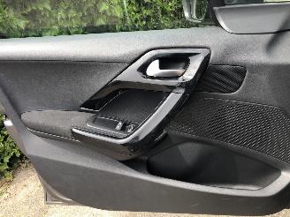 Peugeot 208 208 1.2 PureTech picture 14