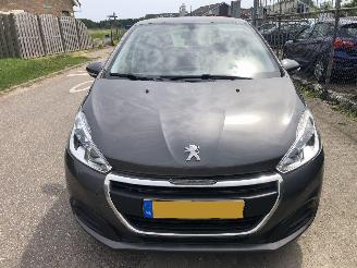 Schadeauto Peugeot 208 208 1.2 PureTech 2018/4