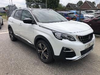 Damaged car Peugeot 3008 3008 1.2 2019/1