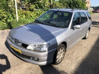 uszkodzony samochody osobowe Peugeot 306 306 Break 1.6 XT 2001/2